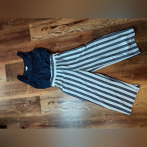 Est 1946 jumper small black stripes on bottom ties in back - Picture 2 of 11